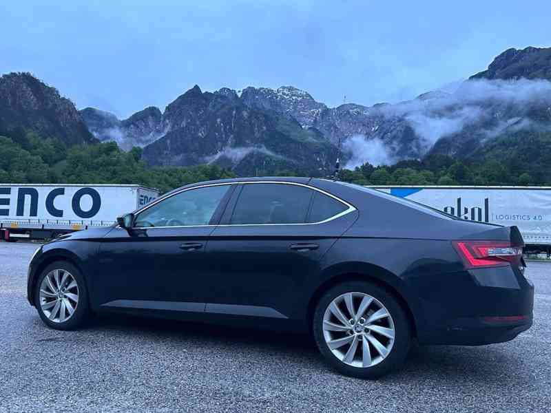 Škoda Superb 2,0   3 - foto 10