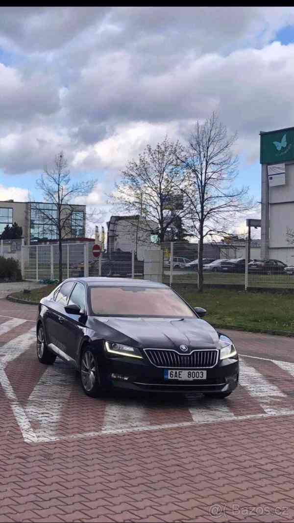 Škoda Superb 2,0   3 - foto 7