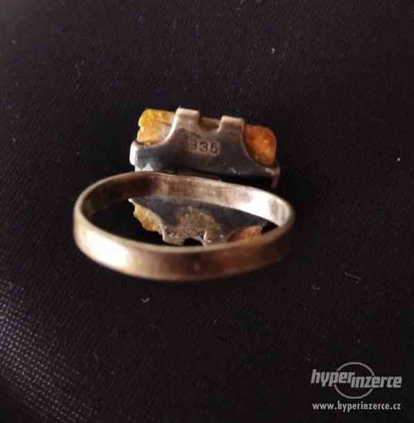 Starožitný  stříbrný prsten- jantar - foto 2