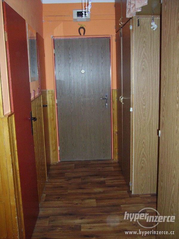 Pronájem bytu 3+1 Lázně Bělohrad - foto 2