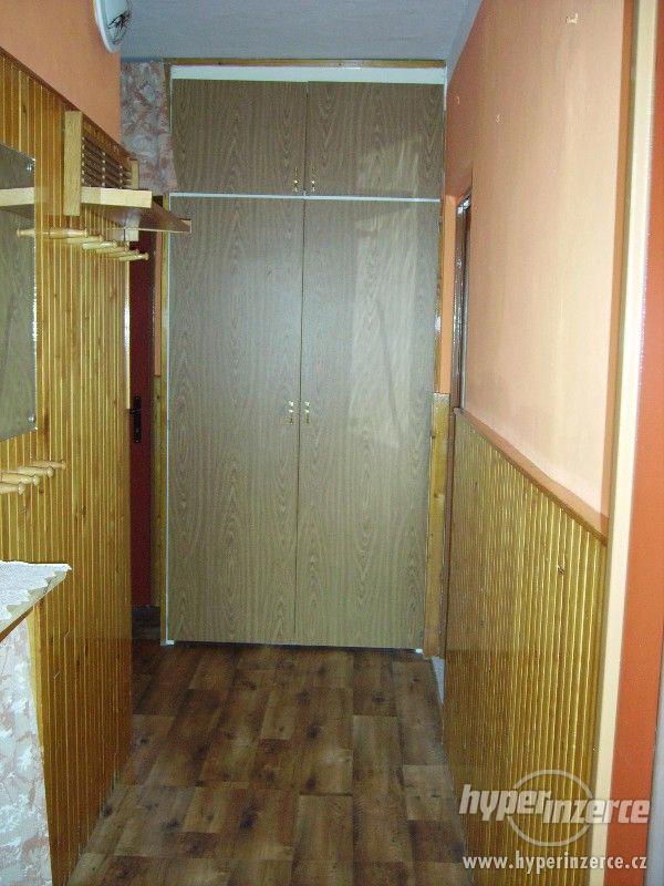 Pronájem bytu 3+1 Lázně Bělohrad - foto 3