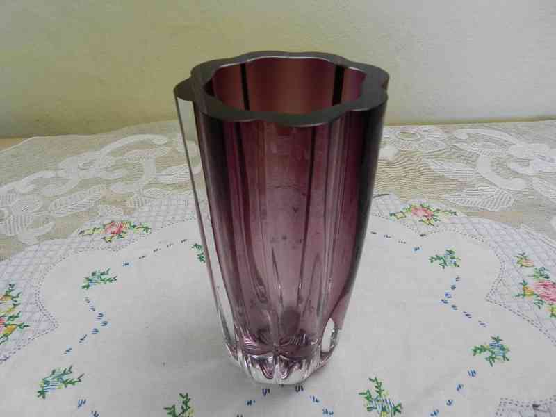 Masivní silnostěnná fialová Váza - foto 2