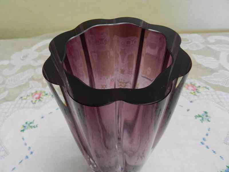 Masivní silnostěnná fialová Váza - foto 3