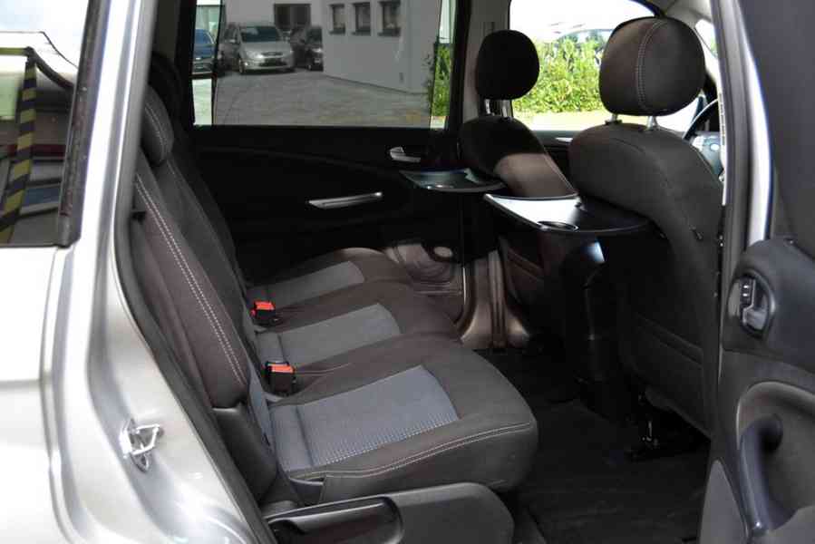 Ford Galaxy 2.0 TDCI 103kW Family 7 míst - foto 13