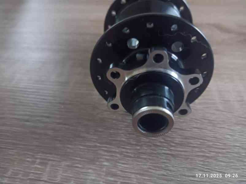 Novatec D902SB-B12-A4A-MS zadní náboj, 6 děr, 32 děr, 12x148 - foto 4