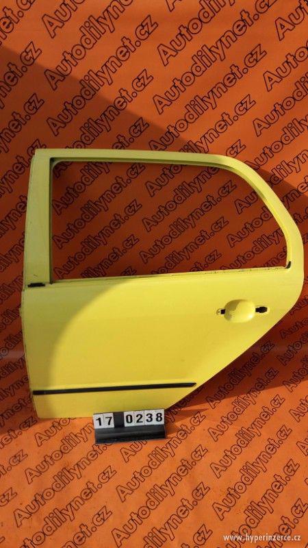 Levé zadní dveře Škoda Fabia barva žlutá - foto 1