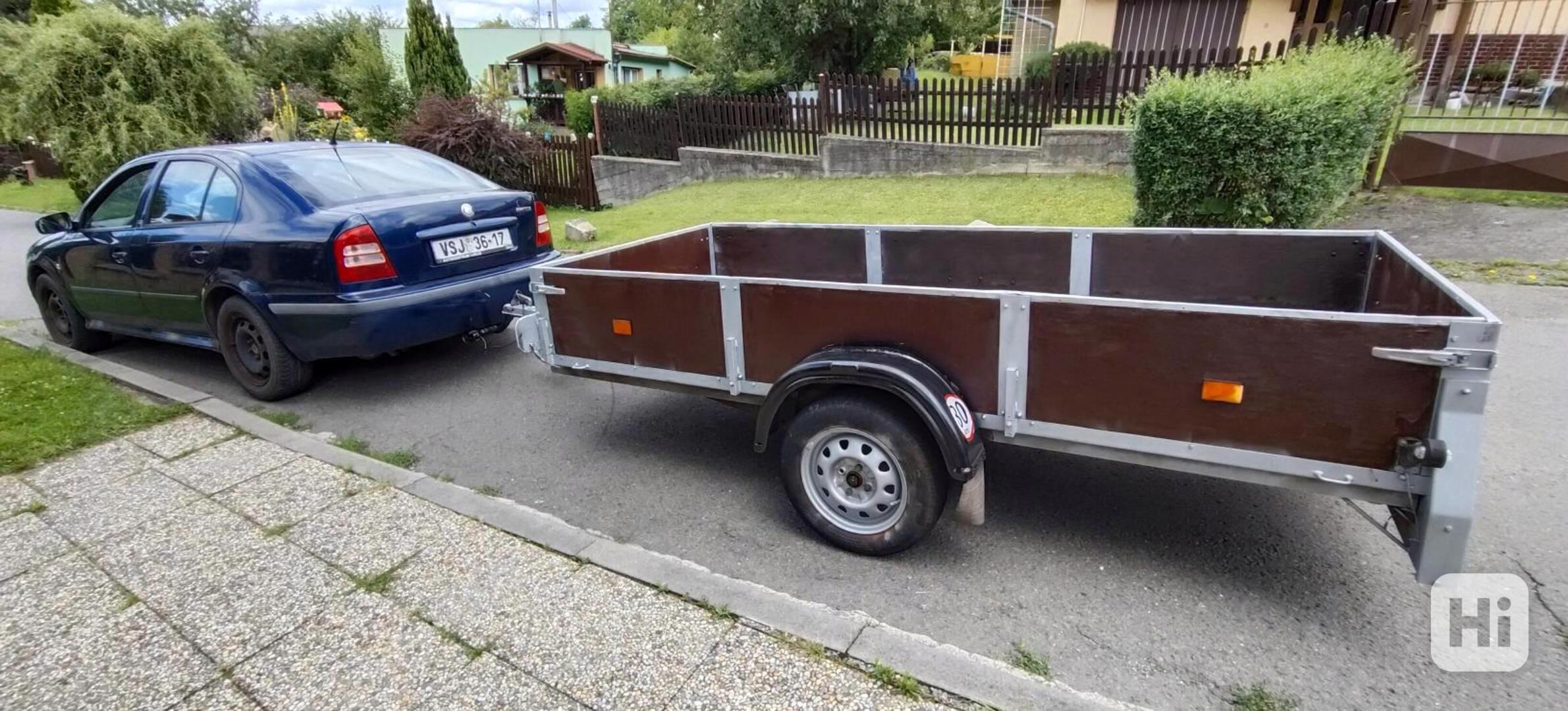 ŠKODA OCTAVIA LIFTBACK + NÁKLADNÍ PŘÍVĚS - foto 1