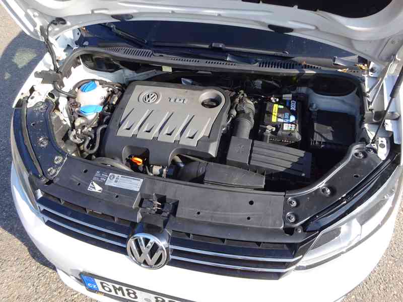VW Touran 1.6 TDI r.v.2010 Automat (77 kw) - foto 19