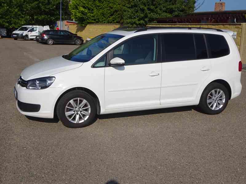 VW Touran 1.6 TDI r.v.2010 Automat (77 kw) - foto 3