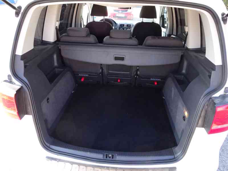 VW Touran 1.6 TDI r.v.2010 Automat (77 kw) - foto 16