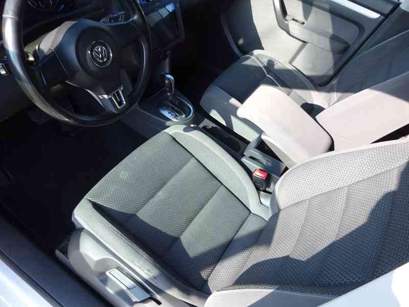 VW Touran 1.6 TDI r.v.2010 Automat (77 kw) - foto 14
