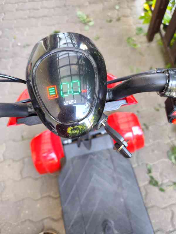 skůtr - foto 4