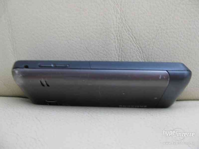 Samsung Wawe 723 - dotykový mobilní telefon - foto 2