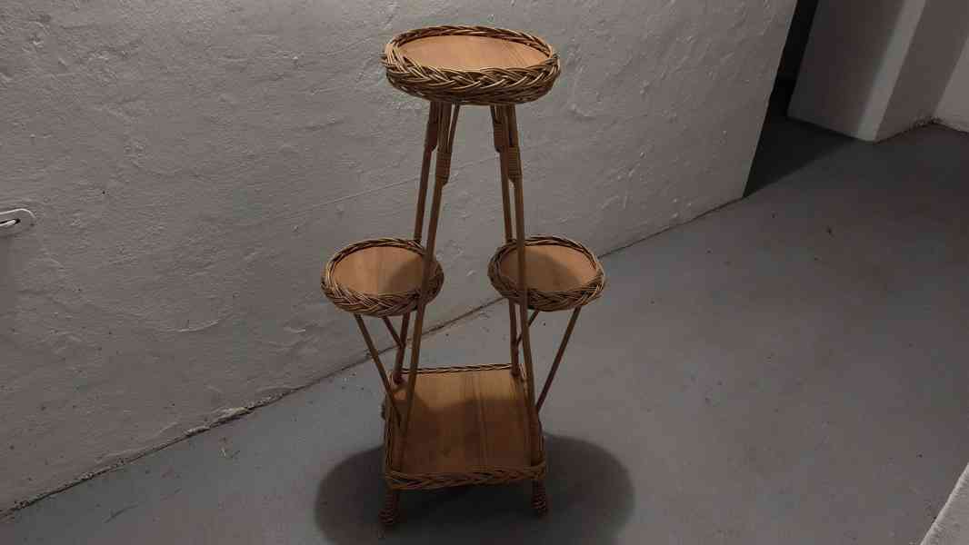 Ratanový stojan - foto 2