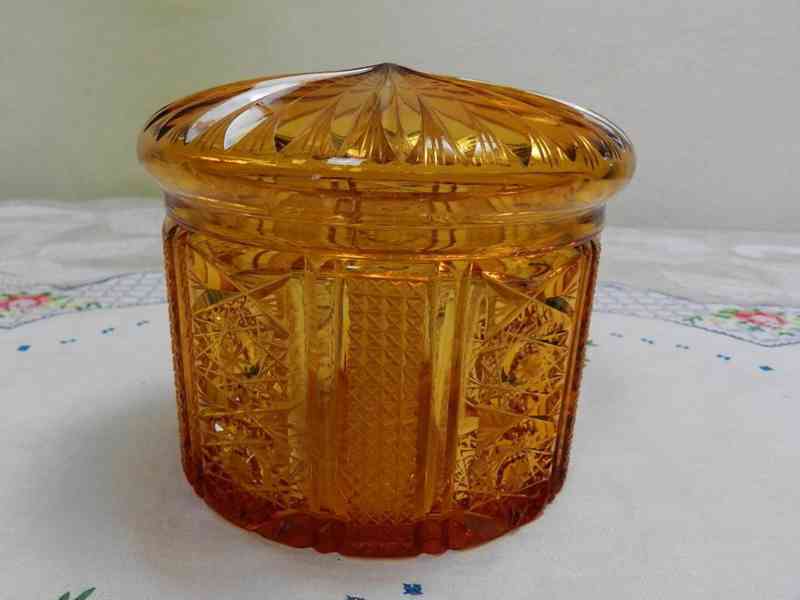 Luxusní stará broušená Dóza medové žluté sklo - foto 2