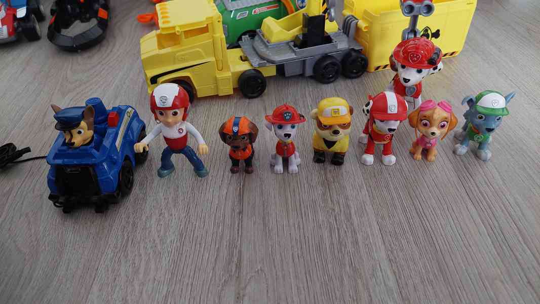 Tlapková patrola autíčka + postavy v ceně 2000 Kč - foto 3