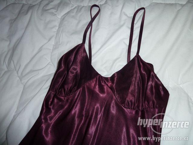 Vínovo - hnědé saténové šaty - foto 4