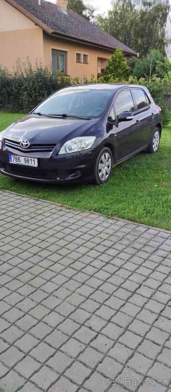 Toyota Auris 1,6   97kw benzín r.v. 2010 - foto 2