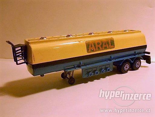 &#8203;Matchbox Tanker Aral 1:36 K115 1973 - foto 3