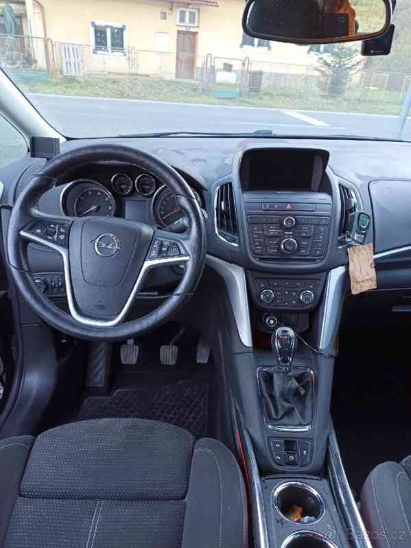 Opel Zafira 2,0   Router CDTI - foto 8