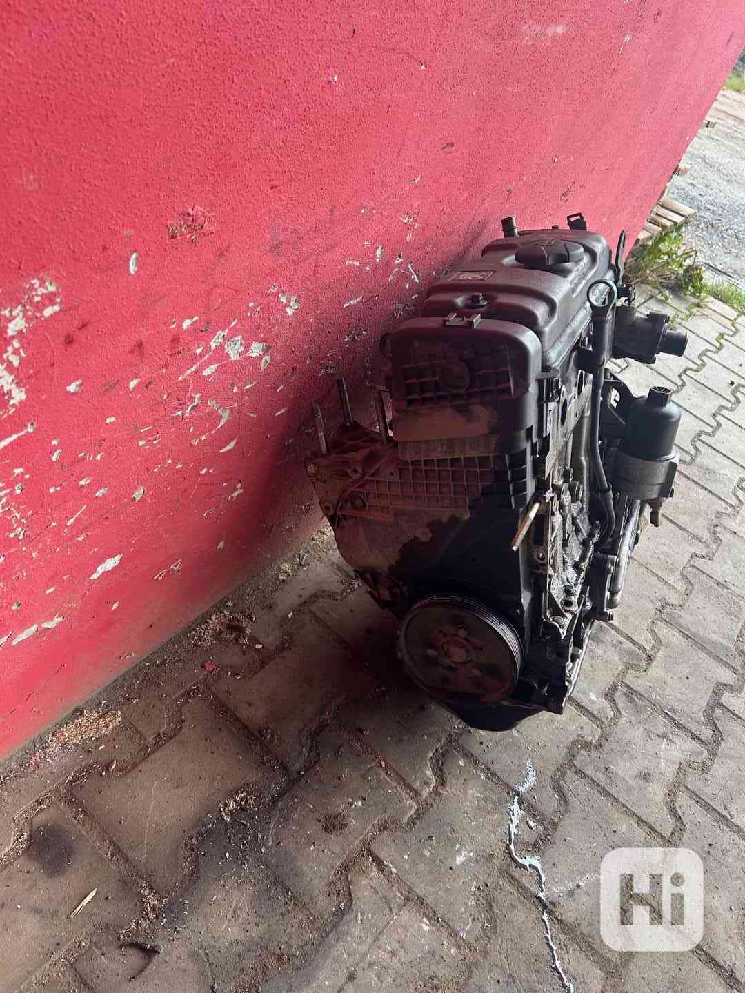 Motor 1,4 8V KFW 55KW Peugeot 206 prodám - foto 1