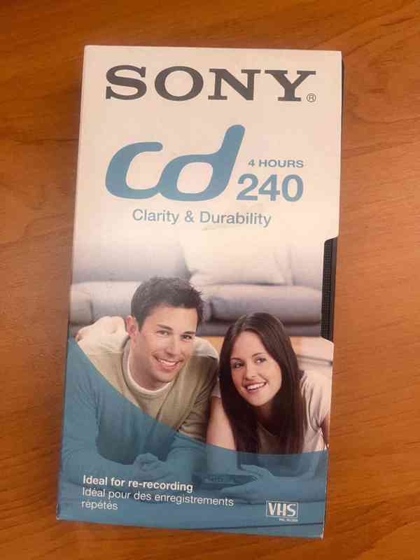 SONY CD 240 - NOVÉ ZABALENÉ VHS KAZETY