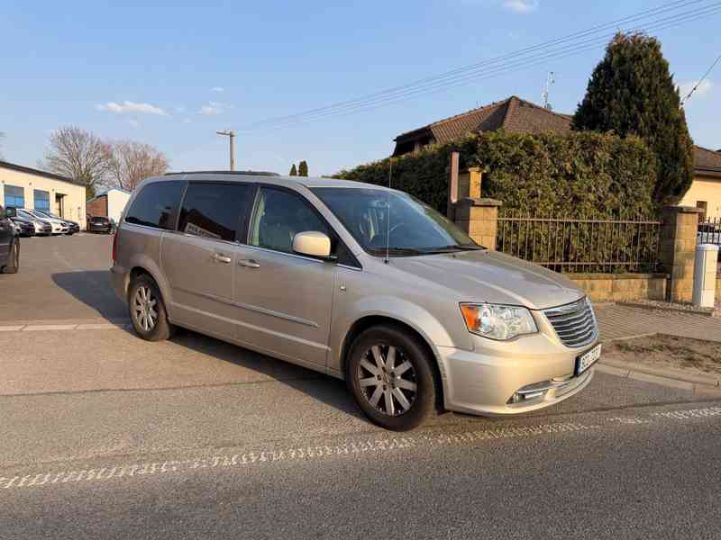 Chrysler Town Country 3,6 Pentastar DVD Kůže 2014 - foto 1