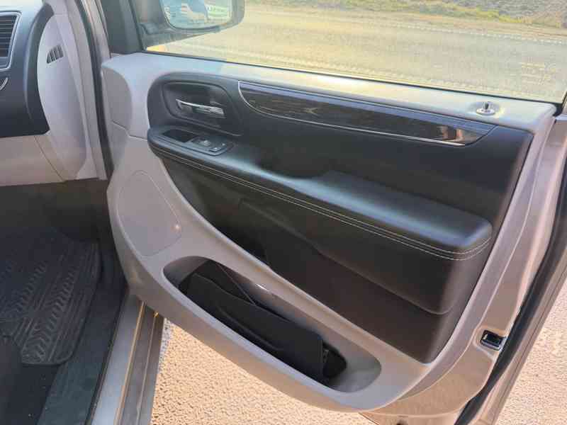 Chrysler Town Country 3,6 Pentastar DVD Kůže 2014 - foto 12