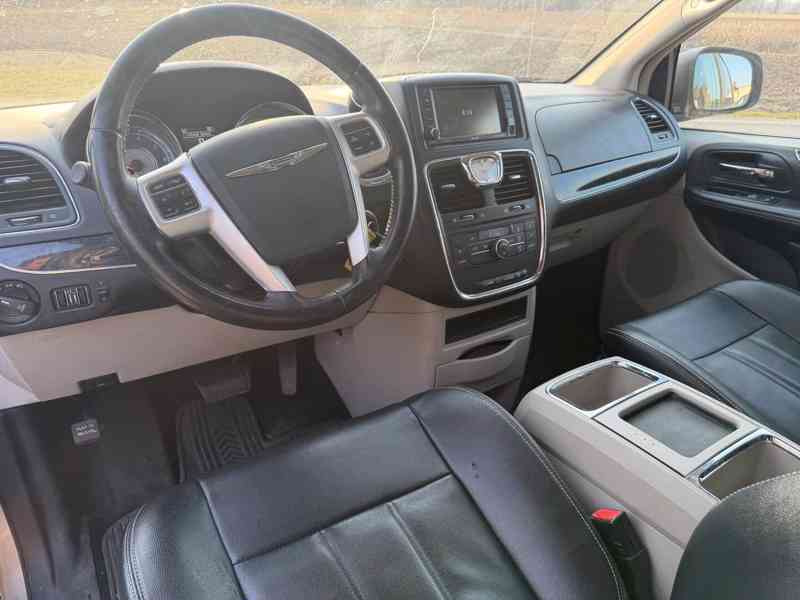 Chrysler Town Country 3,6 Pentastar DVD Kůže 2014 - foto 16