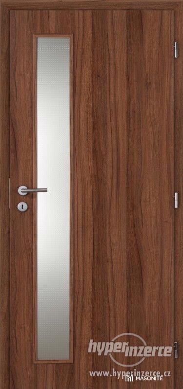 Dveře Masonite Vertika ořech, prosklené 80 L - foto 1