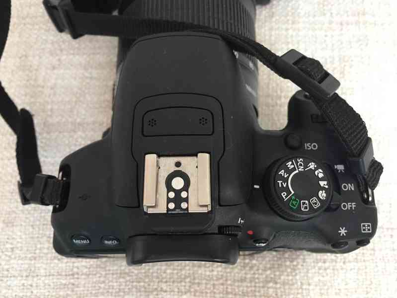 Zrcadlovka Canon EOS 700D + objektiv 18-135mm  - foto 2