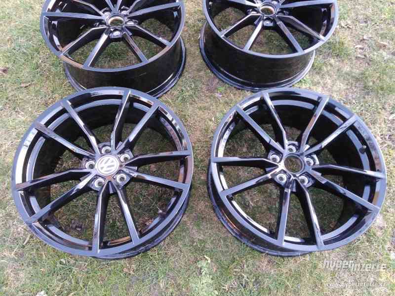 Alu disky Volkswagen Golf 7 R Pretoria R19 - bazar - Hyperinzerce.cz