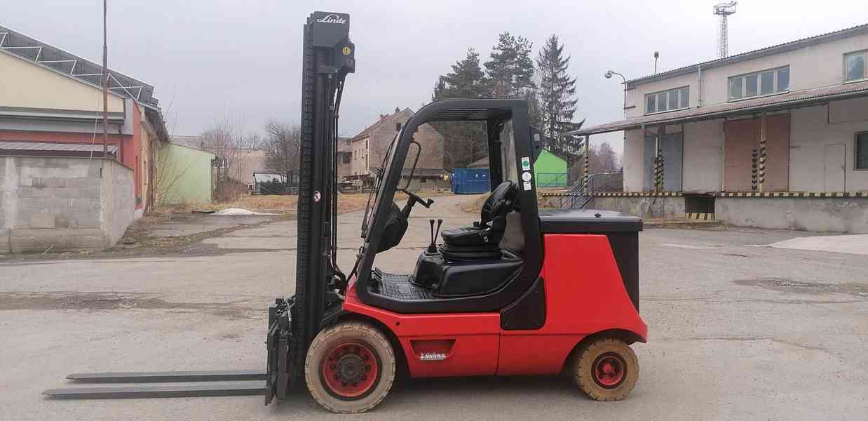 LINDE E40P-02 triplex, boční posuv AKU - foto 2