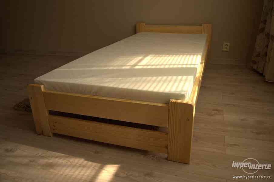 NOVÉ kvalitní postele z masivu s roštem a matrací - foto 1