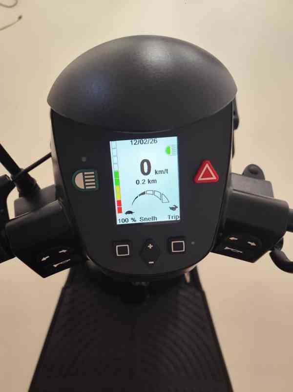 Elektrický tříkolový skútr pro seniory   - foto 4