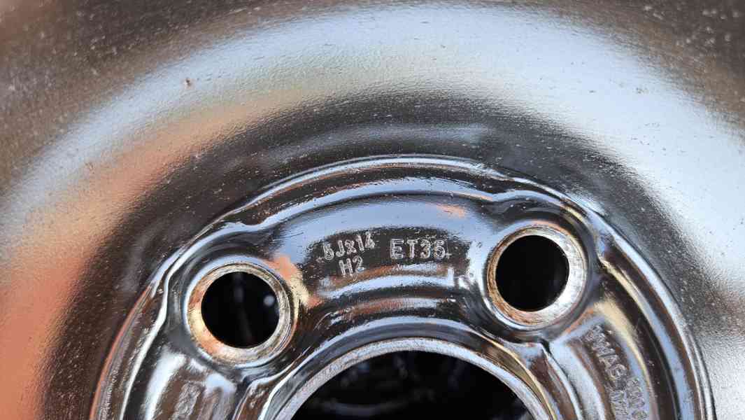 Škoda Fabia zimní kola pneumatiky 165/70 R14 disky 5Jx14 - foto 3