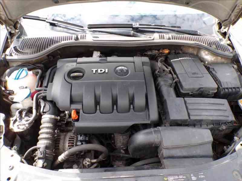 Škoda Octavia 2,0 TDI-103KW DSG,NAVI,XENONY - foto 15