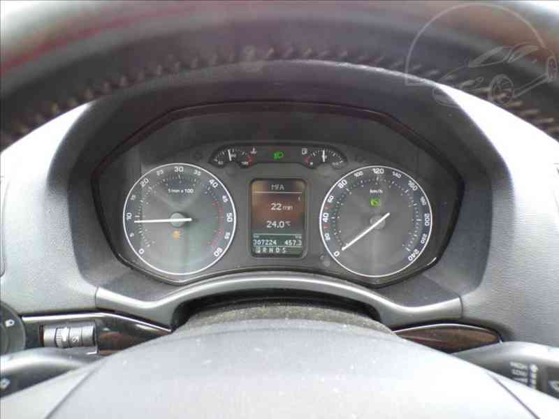 Škoda Octavia 2,0 TDI-103KW DSG,NAVI,XENONY - foto 6