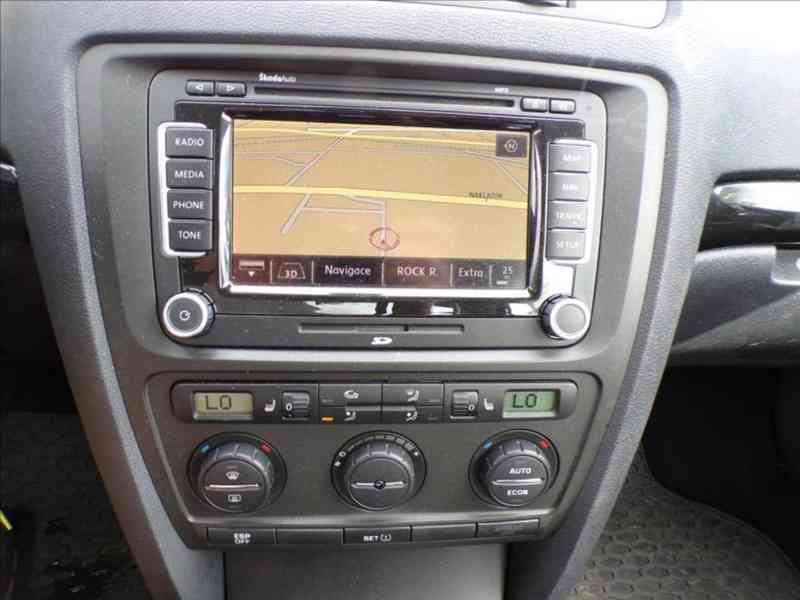 Škoda Octavia 2,0 TDI-103KW DSG,NAVI,XENONY - foto 7