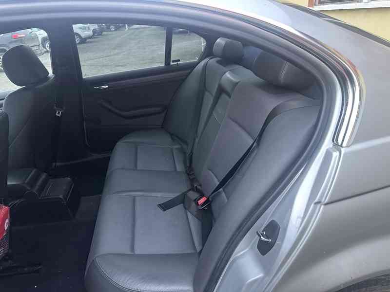 BMW Řada 3 325 xDrive 141kW Výhřev/Navi - foto 13