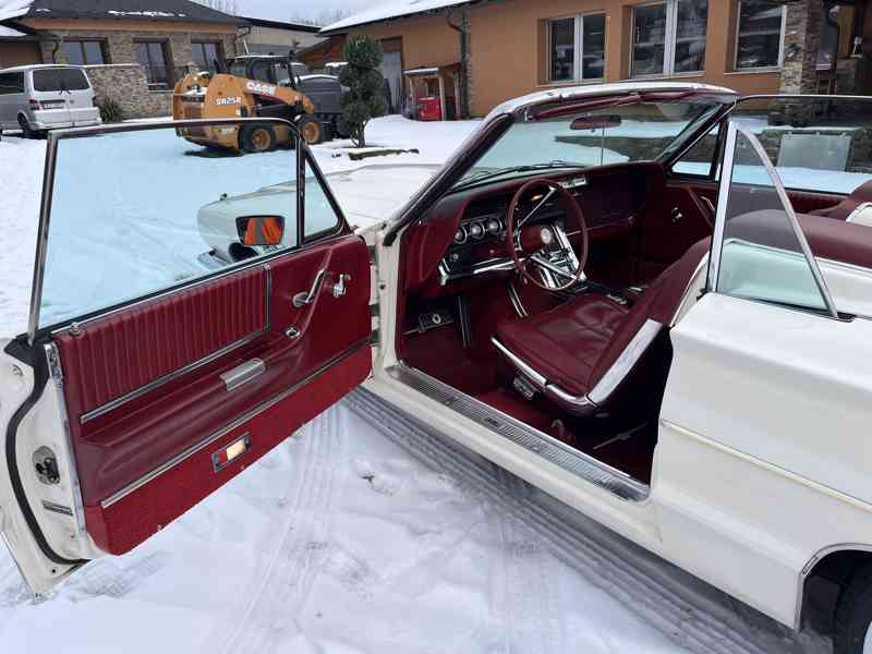 Ford Thunderbird r.v. 1966 - foto 8