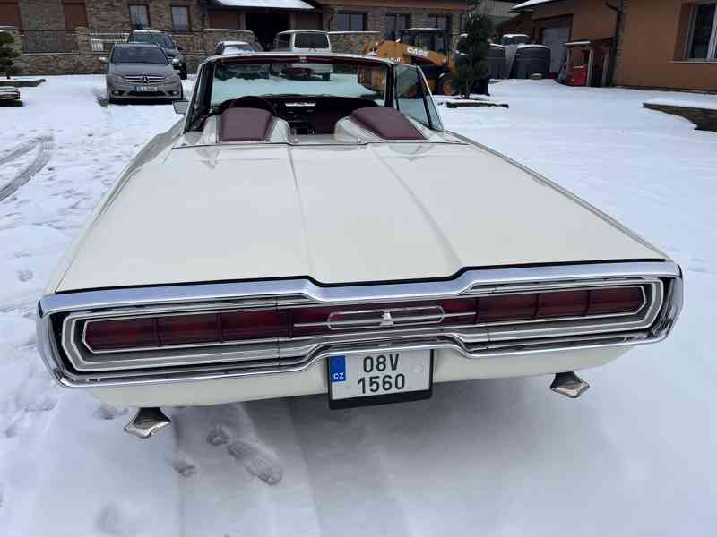Ford Thunderbird r.v. 1966 - foto 26