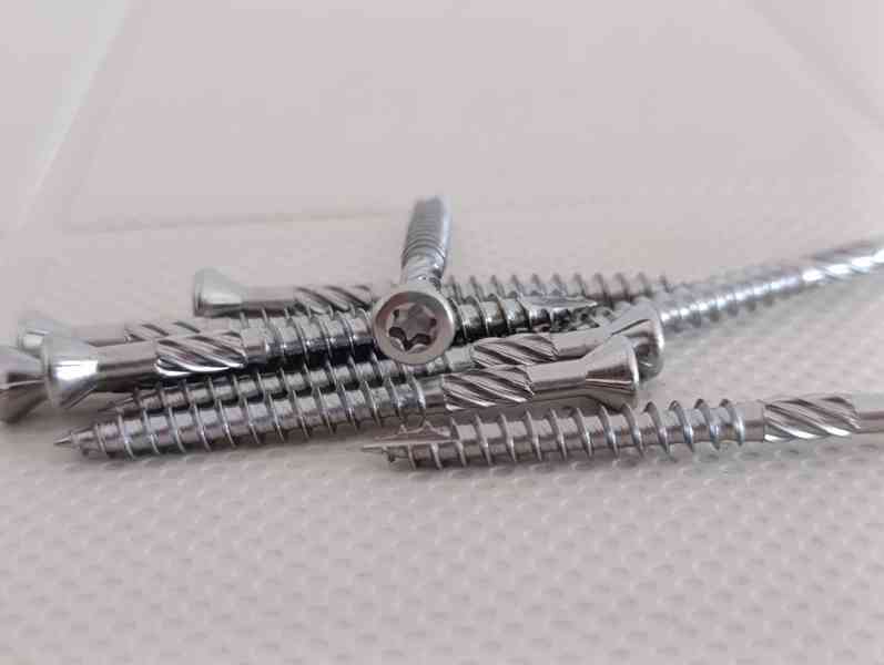 Terasové nerezové vruty, C 2, rozměr 4,5x50 TORX, 200ks+bit - foto 3