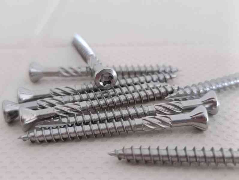 Terasové nerezové vruty, C 2, rozměr 4,5x50 TORX, 200ks+bit - foto 5