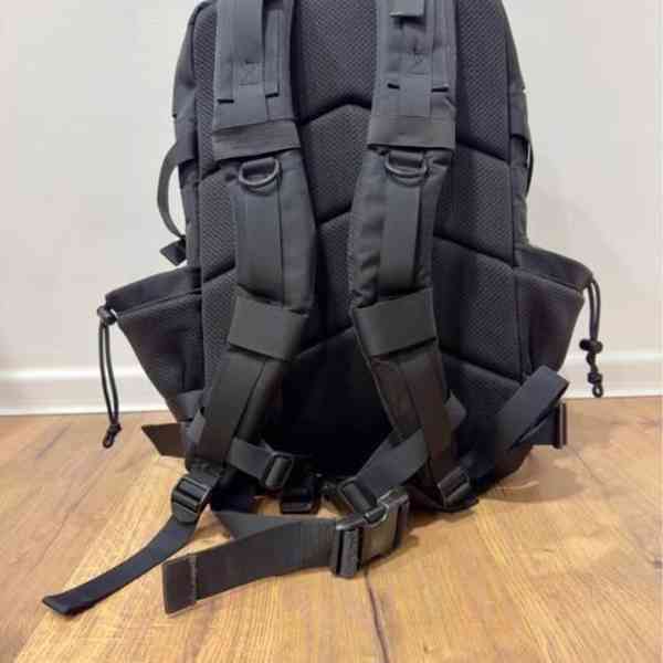 Built for Athletes: Large Black Gym Backack - foto 4