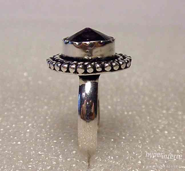 Stříbrný prsten s ametystem D7 . - foto 2