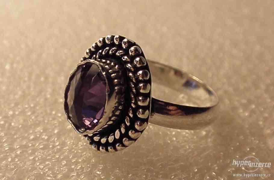 Stříbrný prsten s ametystem D7 . - foto 5