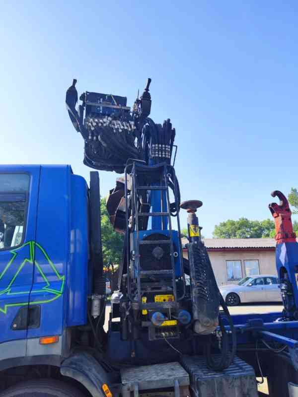 Hákový nosič kontejneru s hydraulickou rukou - foto 2