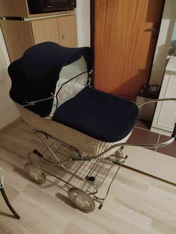 retro kočárek