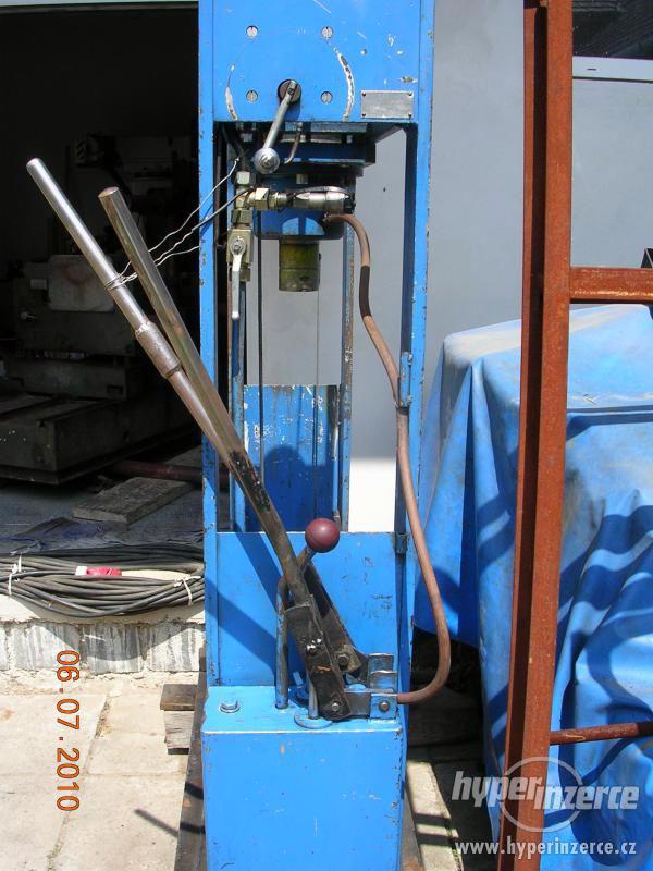 Dílenský hydraulický lis 60t - foto 2
